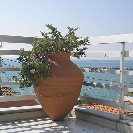 Hotel Venetia Ирайон Екстериор снимка