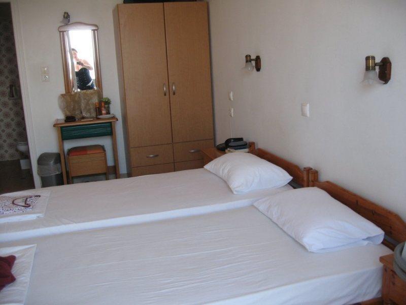 Hotel Venetia Ирайон Екстериор снимка
