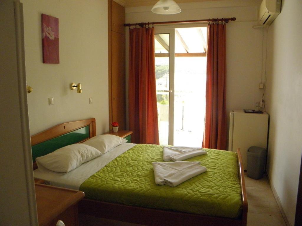 Hotel Venetia Ирайон Стая снимка