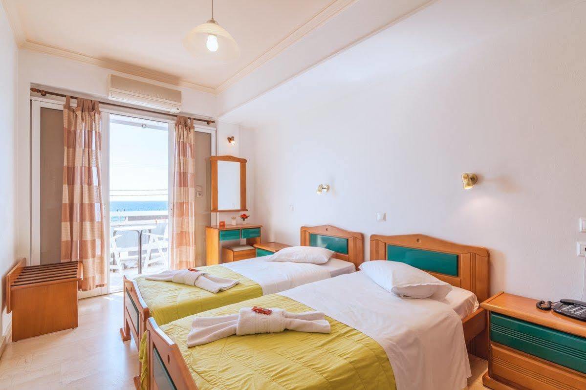 Hotel Venetia Ирайон Екстериор снимка